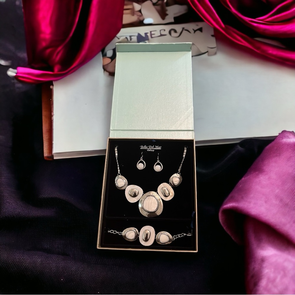 ⭐️NWOT⭐️Bella Del Mar⭐️ Statement Pieces⭐️⭐️Three Piece set⭐️⭐️